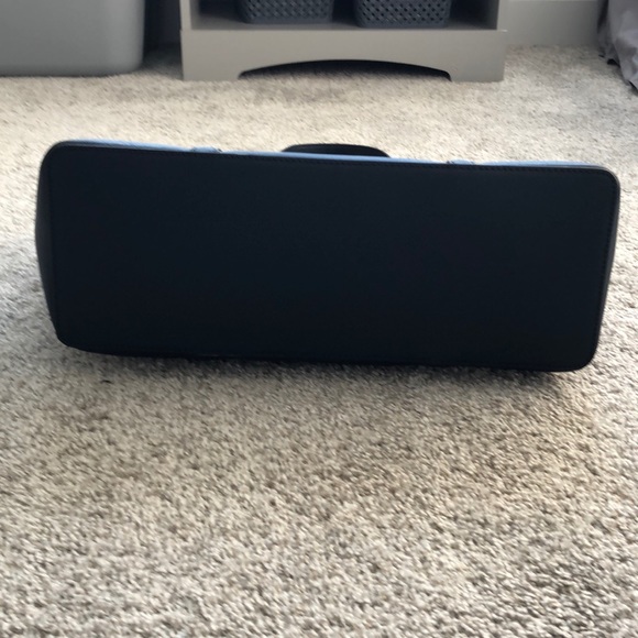 *SOLD* Michael Kors Admiral Blue Jet Set Purse - Picture 4 of 11